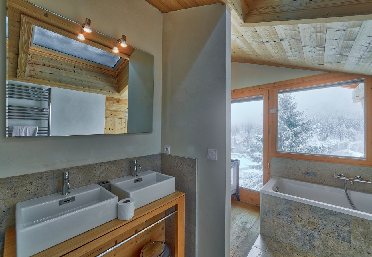 Belle salle de bain moderne