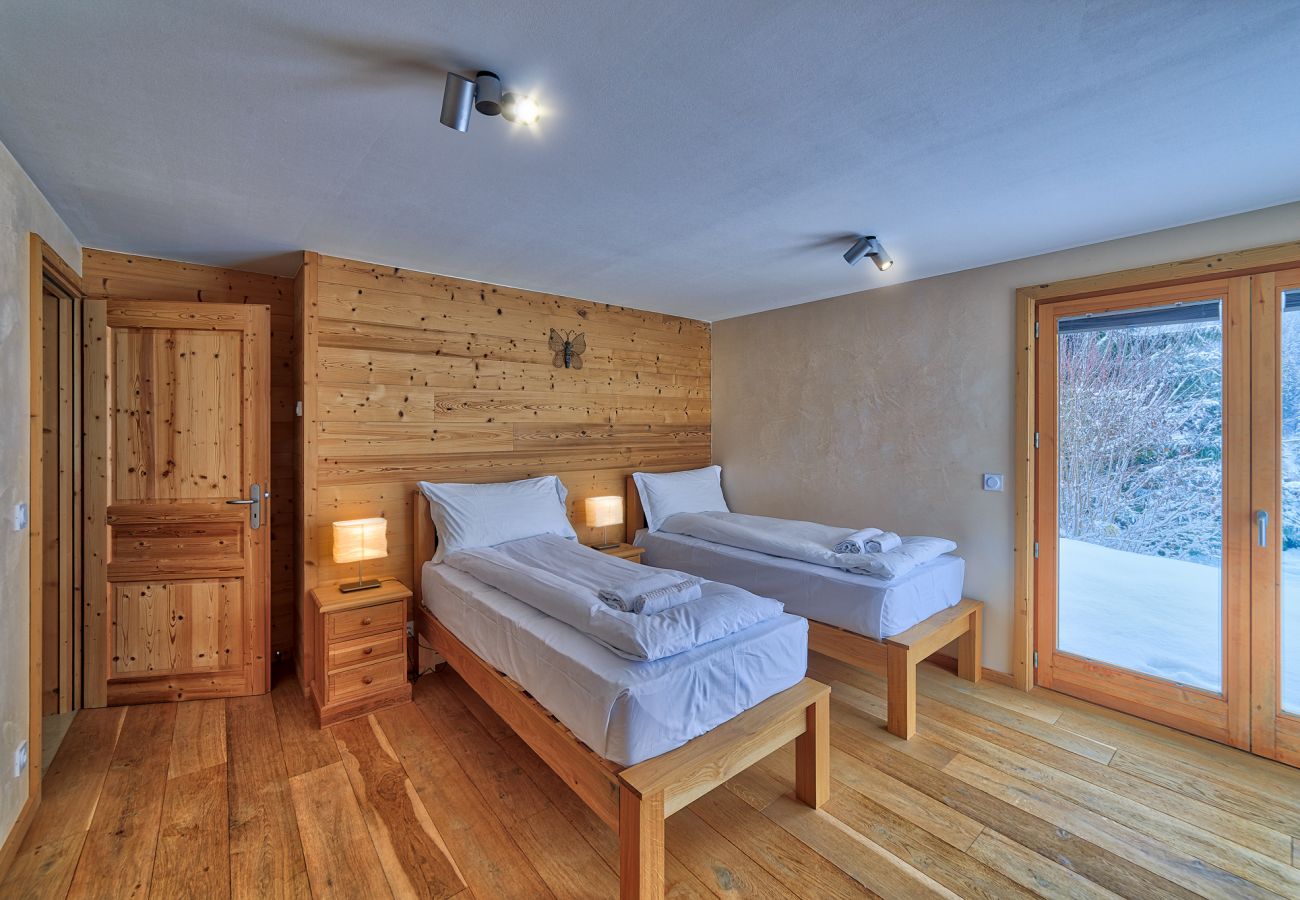 Chambre deux lits simples spacieuse