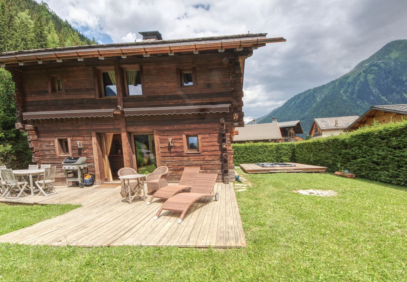 Chalet à Chamonix-Mont-Blanc - Milano - Alpine chalet with huge jacuzzi