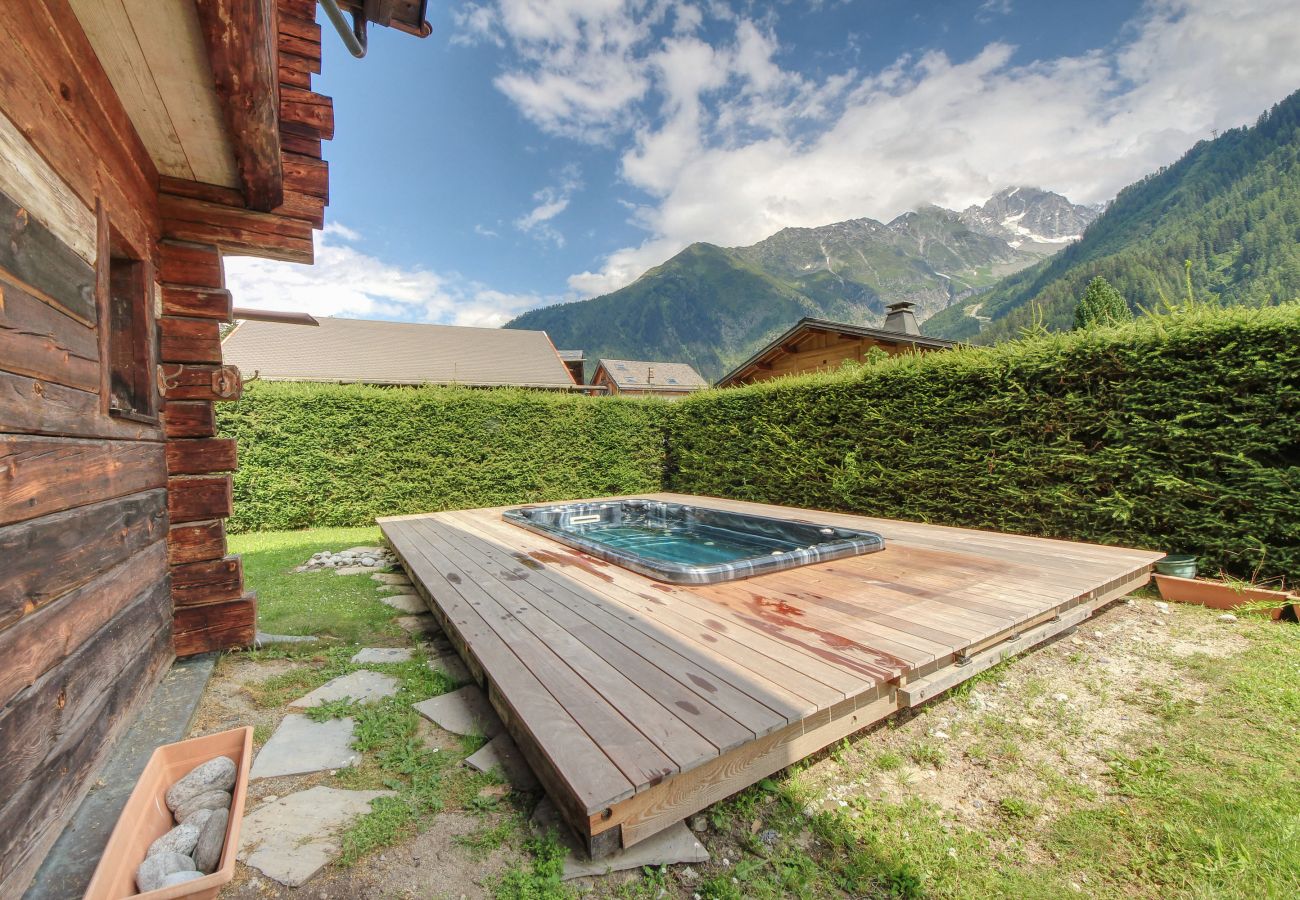 Chalet à Chamonix-Mont-Blanc - Milano - Alpine chalet with huge jacuzzi