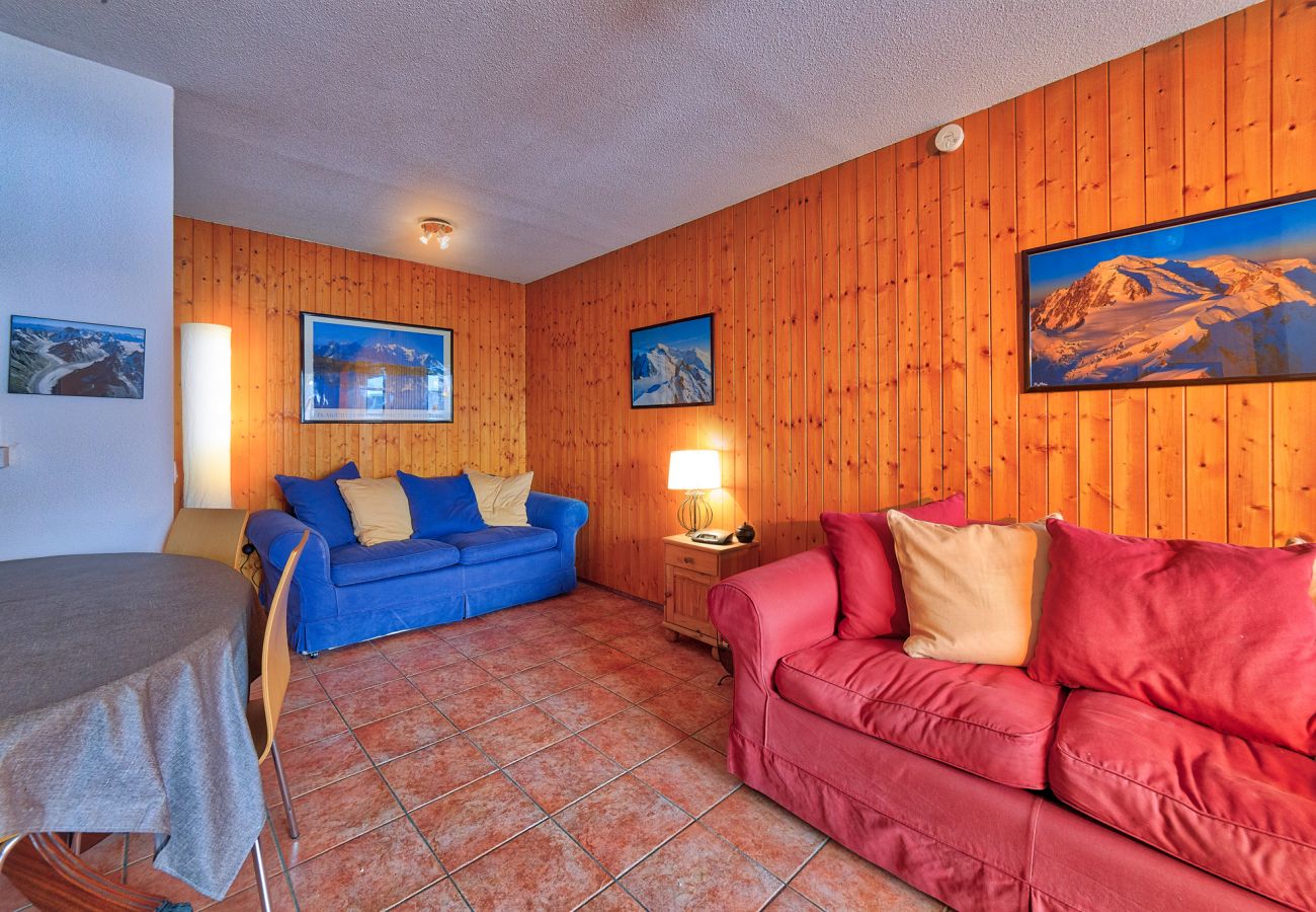 Comfortable seating area 