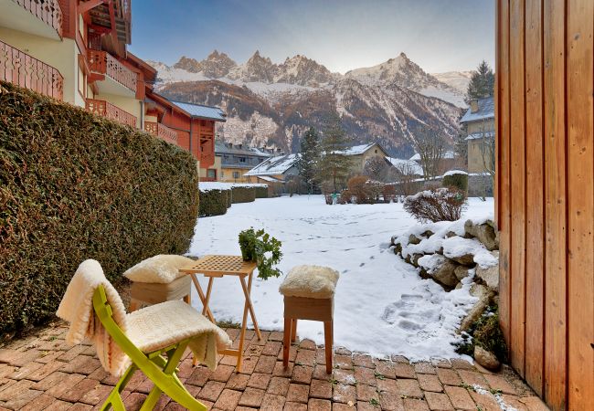 Apartment in Chamonix-Mont-Blanc - Petit Jardin: Residence Via des Traz B