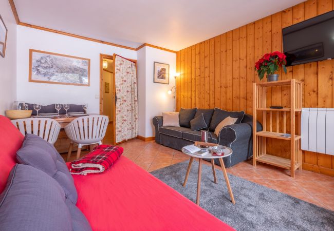 Apartment in Chamonix-Mont-Blanc - Petit Jardin: Residence Via des Traz B