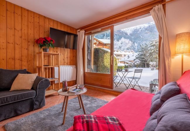 Apartment in Chamonix-Mont-Blanc - Petit Jardin: Residence Via des Traz B