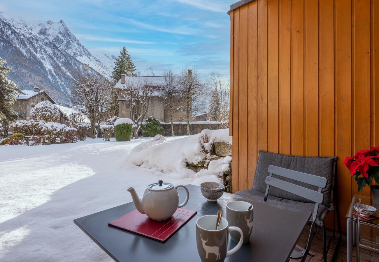 Apartment in Chamonix-Mont-Blanc - Petit Jardin: Residence Via des Traz B