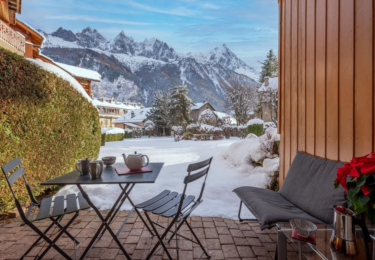 Apartment in Chamonix-Mont-Blanc - Petit Jardin: Residence Via des Traz B