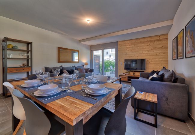 Beautifully modern living and dining area