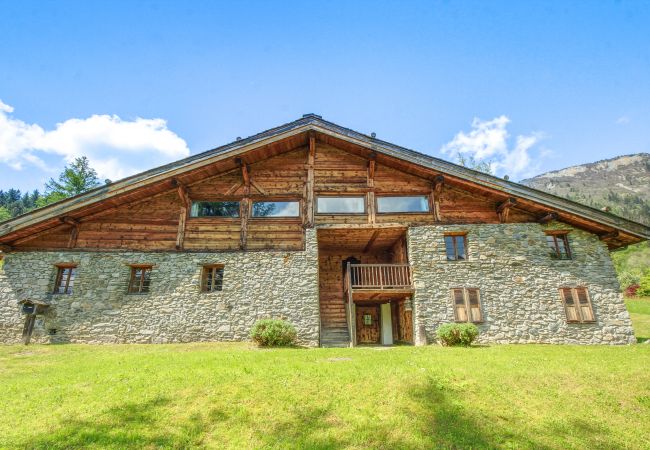 Chalet in Les Houches - Chalet Pêle-Mêle