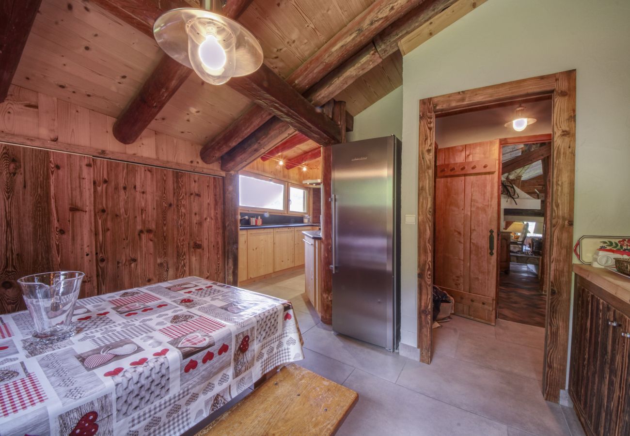 Chalet in Les Houches - Chalet Pêle-Mêle