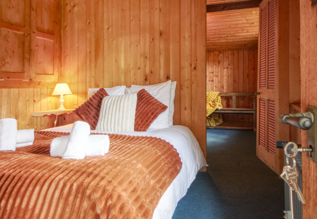 Chalet in Les Houches - Chalet Pêle-Mêle