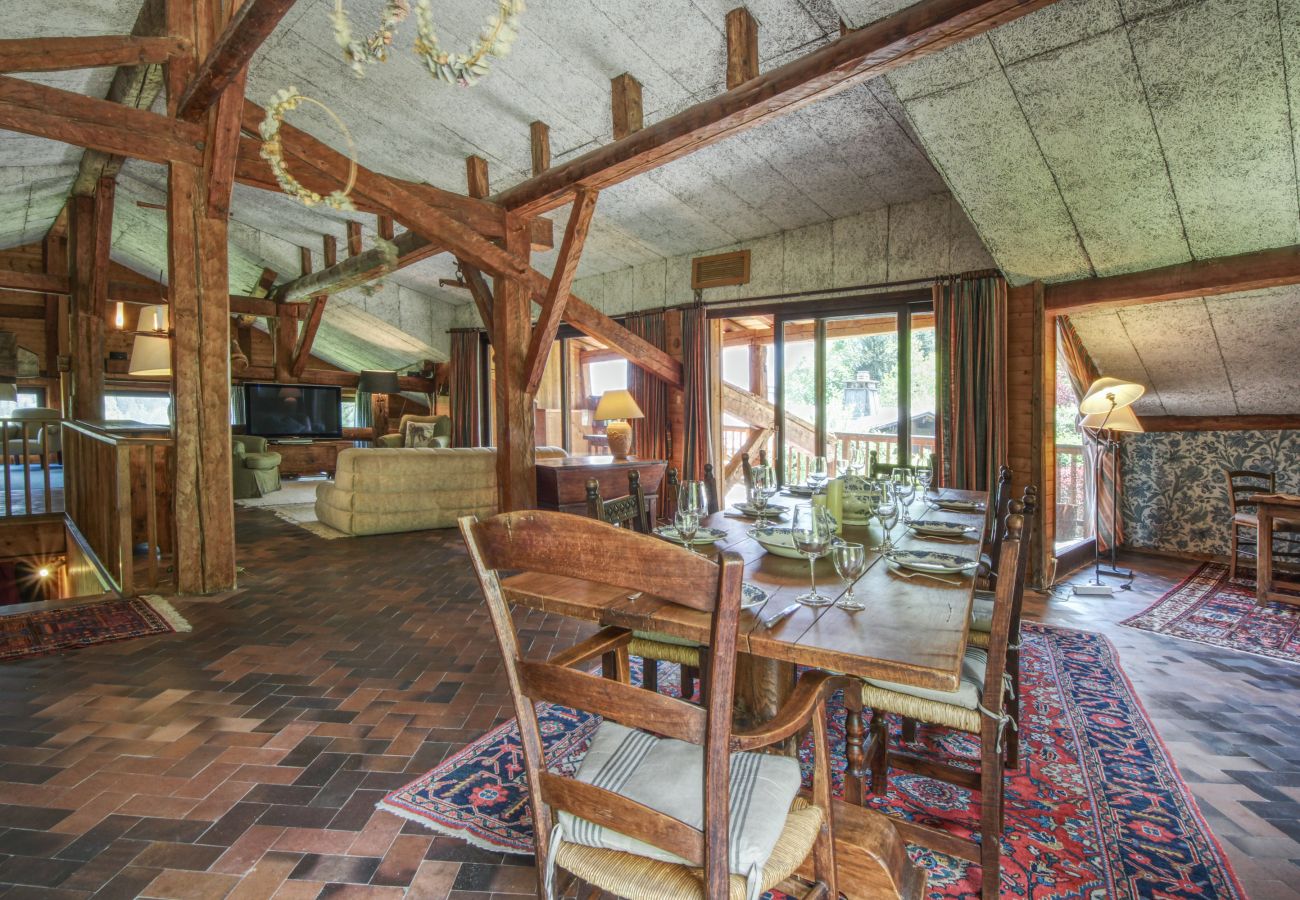 Chalet in Les Houches - Chalet Pêle-Mêle