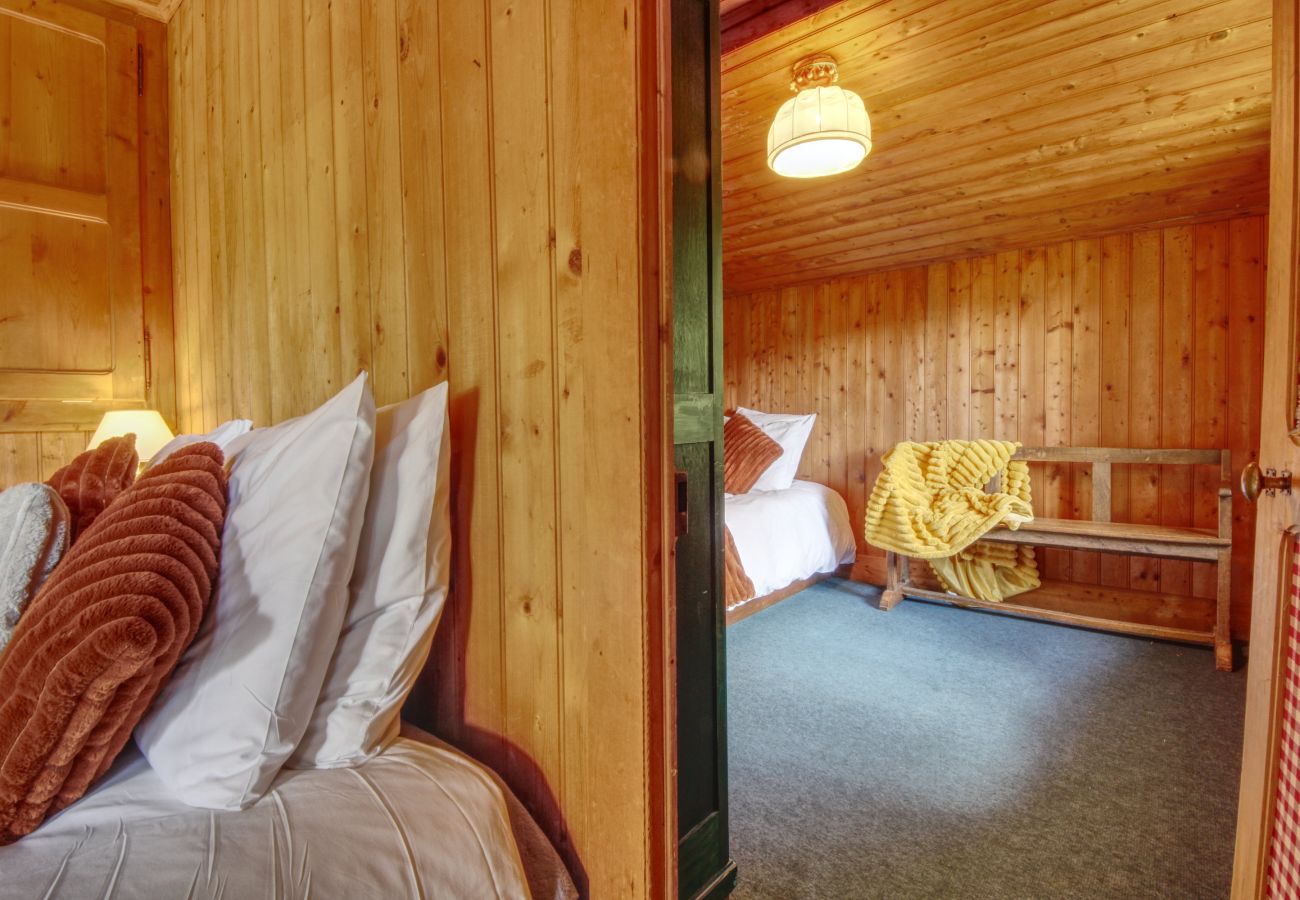 Chalet in Les Houches - Chalet Pêle-Mêle