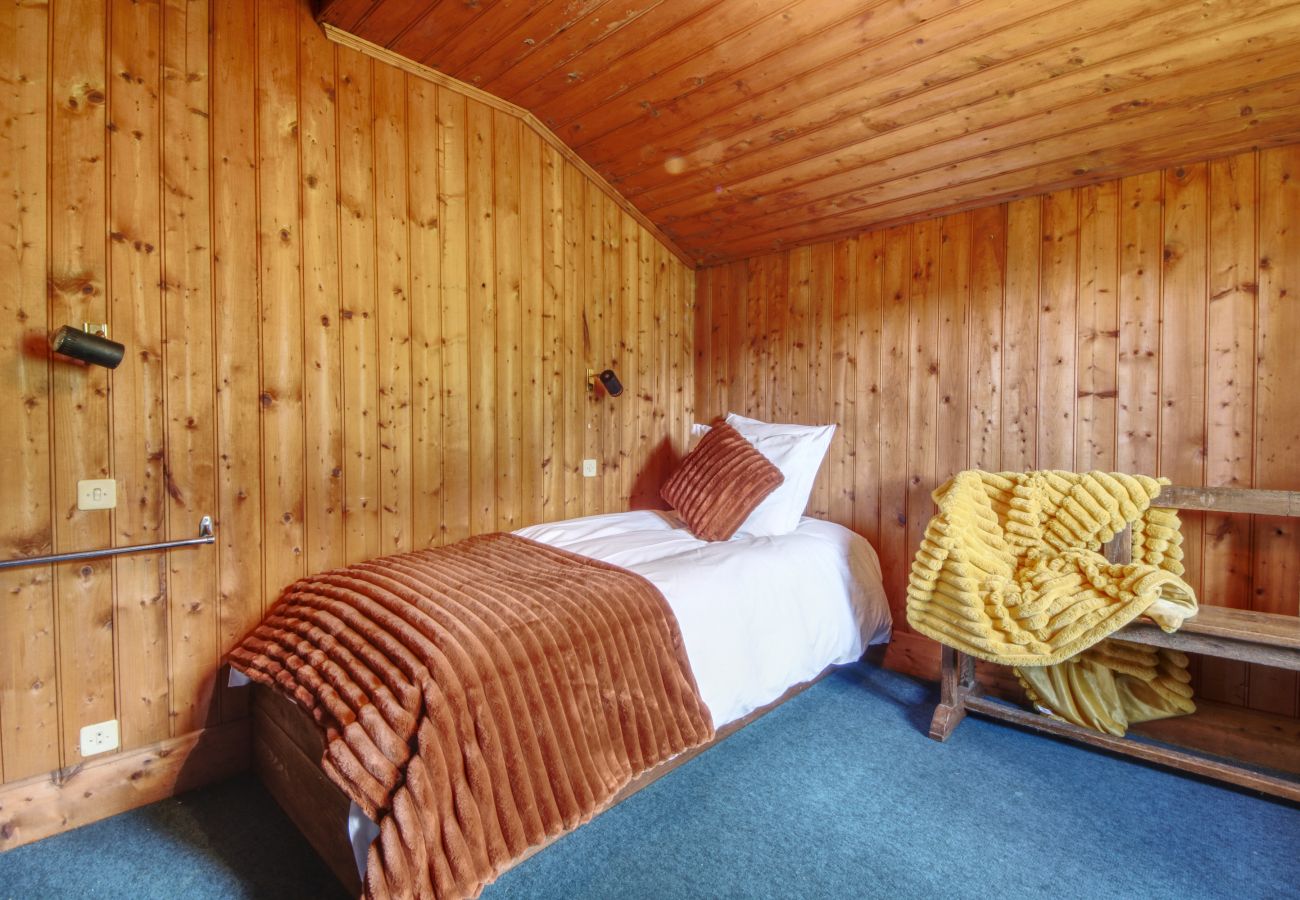 Chalet in Les Houches - Chalet Pêle-Mêle