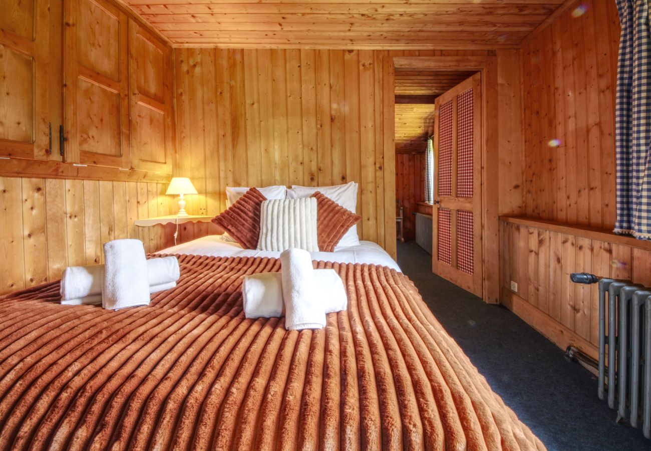 Chalet in Les Houches - Chalet Pêle-Mêle