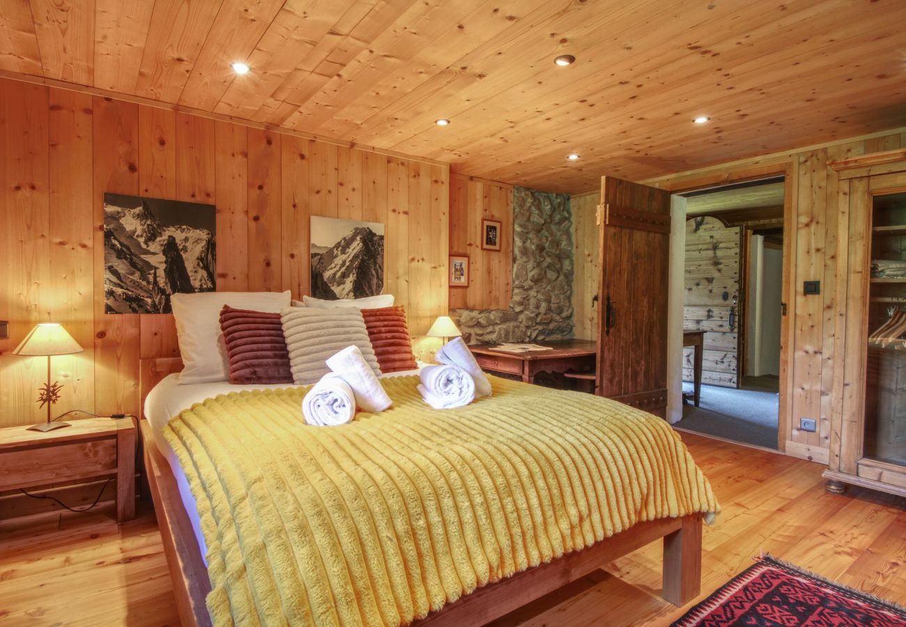 Chalet in Les Houches - Chalet Pêle-Mêle