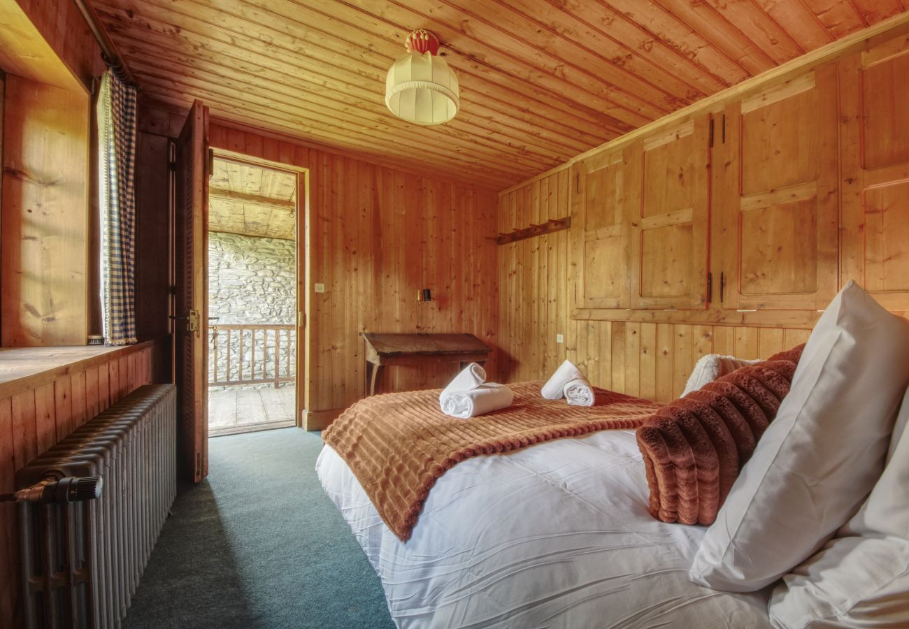 Chalet in Les Houches - Chalet Pêle-Mêle