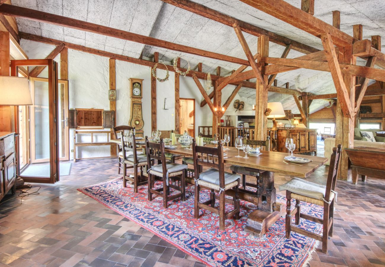 Chalet in Les Houches - Chalet Pêle-Mêle