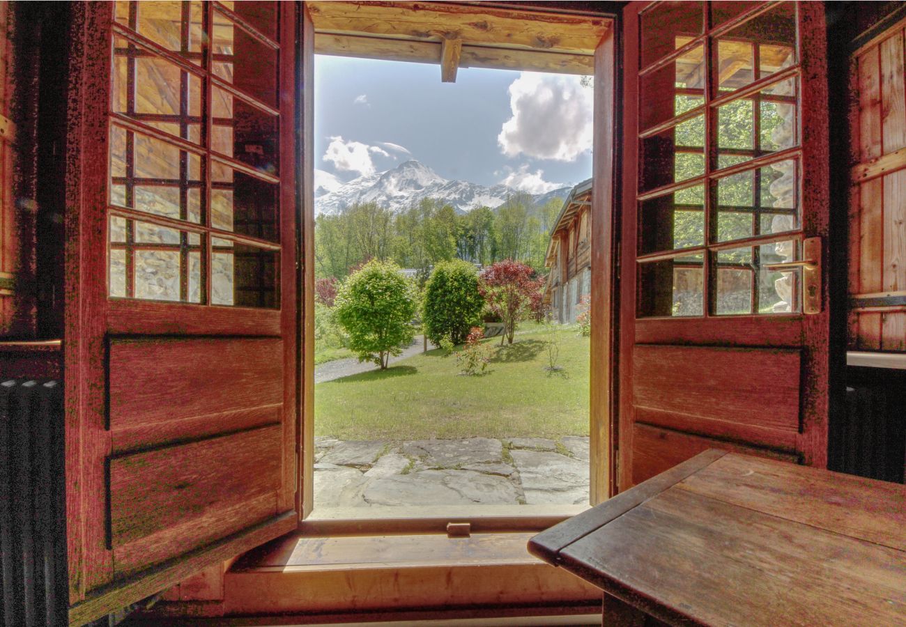 Chalet in Les Houches - Chalet Pêle-Mêle