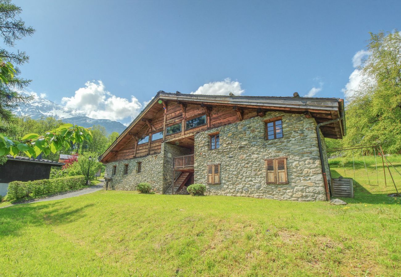 Chalet in Les Houches - Chalet Pêle-Mêle